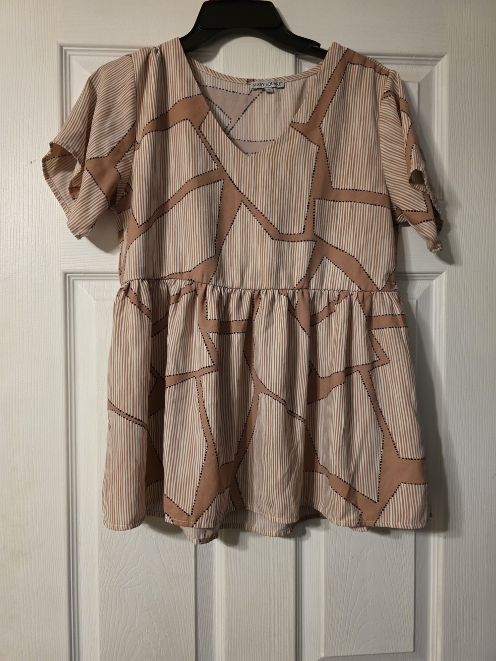 Casual V-Neck Babydoll Dress in Blush Geometric Print